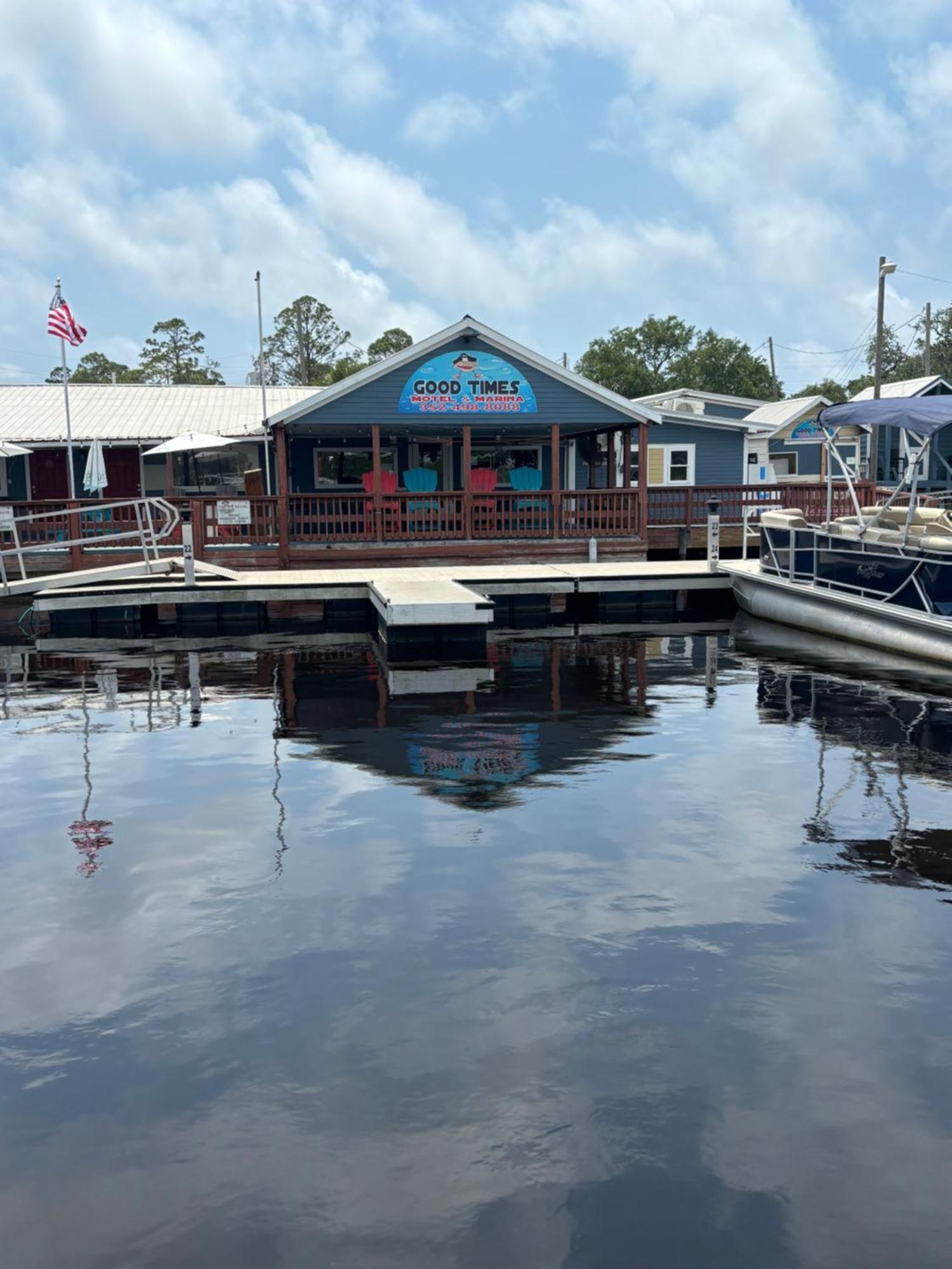 Good Times Motel And Marina Steinhatchee Buitenkant foto